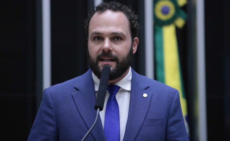 Discussão e votação de propostas. Dep. Ulisses Guimarães (MDB - MG)