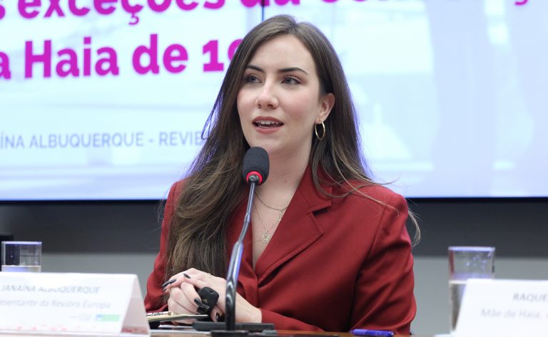 Audiência Pública - Os futuros avanços legislativos possíveis dentro da Convenção de Haia. Representante - Rede de Apoio às Vítimas Brasileiras de Violência Doméstica - Revibra Europa, Janaína Albuquerque