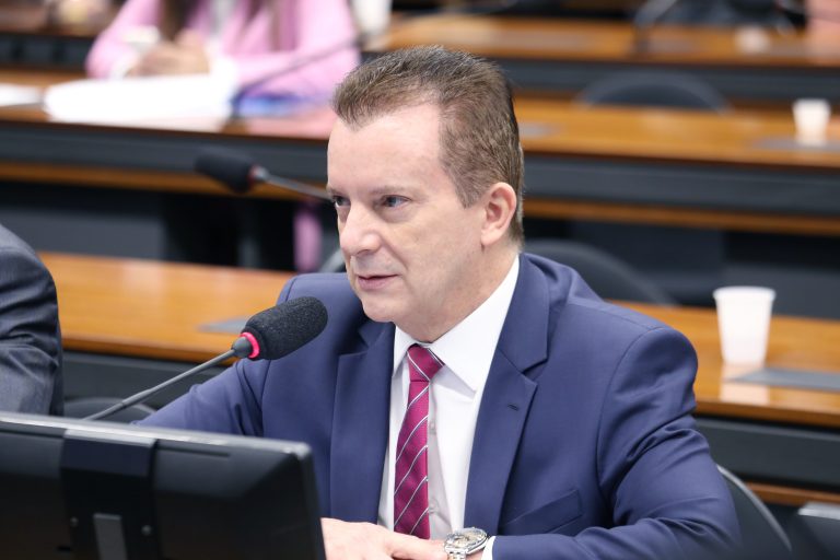 Audiência Pública - Descontos concedidos por farmácias e drogarias mediante cadastro. Dep. Celso Russomano (REPUBLICANOS - SP)