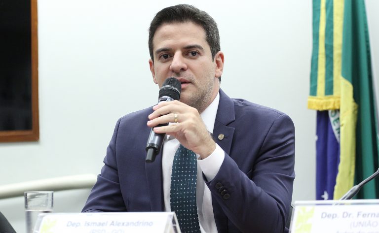Deputado Ismael Alexandrino (PSD-GO) fala em comissão na Câmara dos Deputados