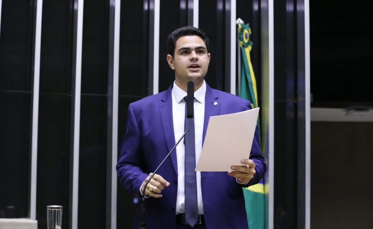 Deputado Icaro de Valmir (PL-SE) fala no Plenário da Câmara dos Deputados
