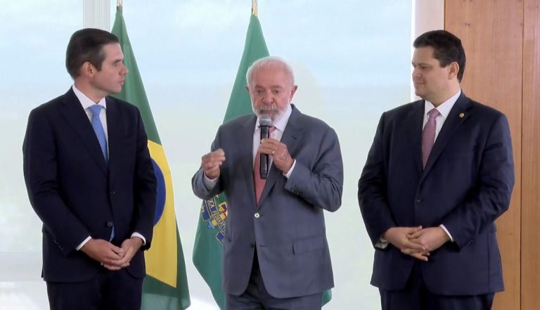 Motta, Lula e Alcolumbre no Planalto