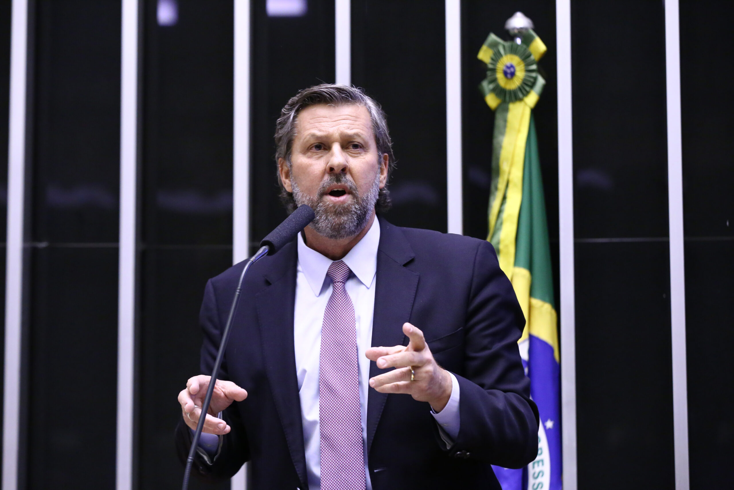 Discussão e votação de propostas. Dep. Carlos Sampaio PSDB - SP Plenário - Sessão Deliberativa