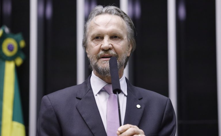 Deputado Pedro Uczai (PT-SC) fala no Plenário da Câmara dos Deputados