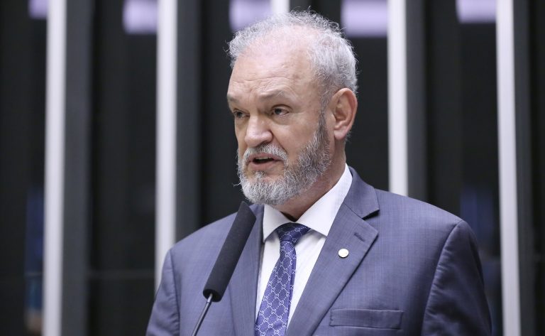 Deputado Geraldo Resende (PSDB-MS) fala no Plenário da Câmara dos Deputados