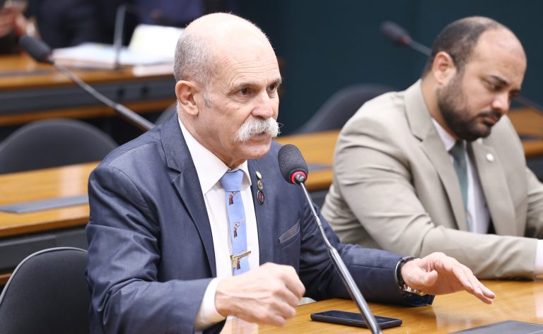 Instalação da comissão e eleição de presidente e vice-presidentes. Dep. Sargento Fahur (PSD - PR)