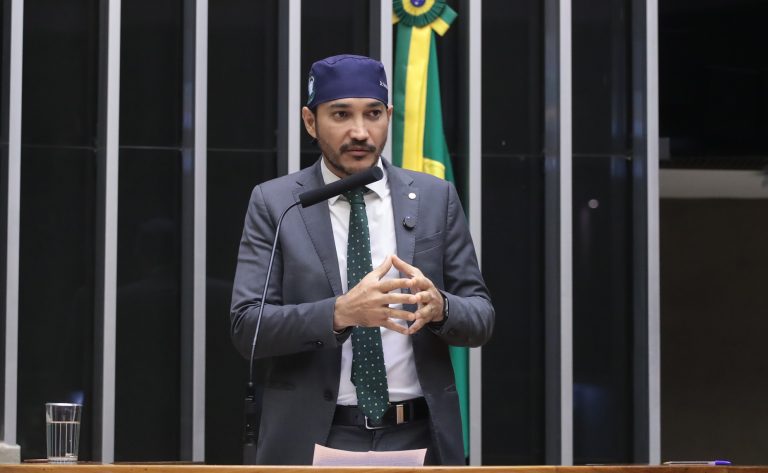 Discussão e votação de propostas legislativas. Dep. Dr. Fernando Máximo (UNIÃO-RO)