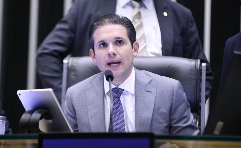 Hugo Motta no plenário da Câmara