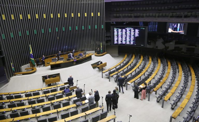 Discussão e votação de propostas legislativas