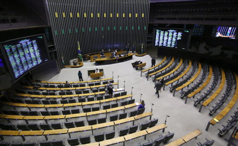 Discussão e votação de propostas legislativas.