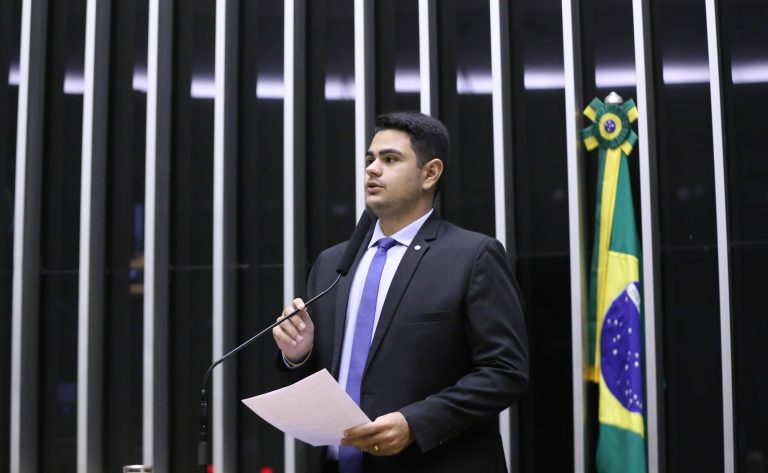 Discussão e votação de propostas legislativas. Dep. Icaro de Valmir (PL-SE)