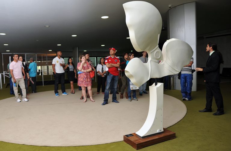 Turistas visitam a Câmara dos Deputados