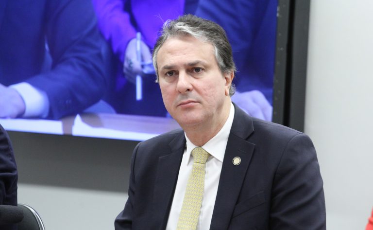 O ministro da Educação, Camilo Santana