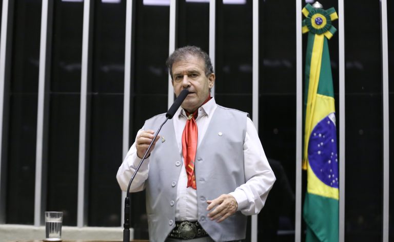 Discussão e votação de propostas legislativas. Dep. Pompeo de Mattos (PDT - RS)
