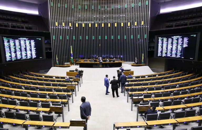 Discussão e Votação de Propostas Legislativas.