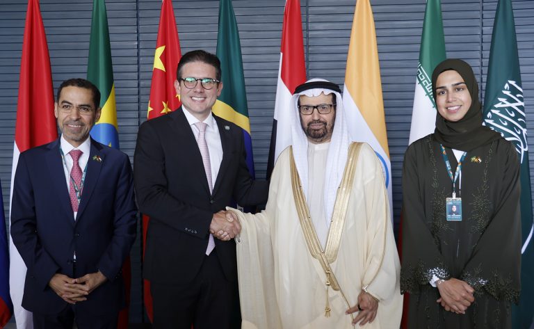 Reunião Bilateral com Emirados Árabes. Presidente da Câmara dos Deputados, Hugo Motta (REPUBLICANOS - PB); Head of the UAE Parliamentary Division, Mr. Ali AlNuaimi e United Arab Emirates, Mrs. Sara Falaknaz