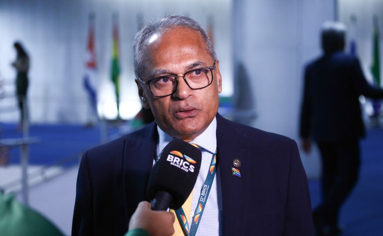 Vice-Presidente da Câmara Alta do Parlamento da África do Sul, Poobalan Govender