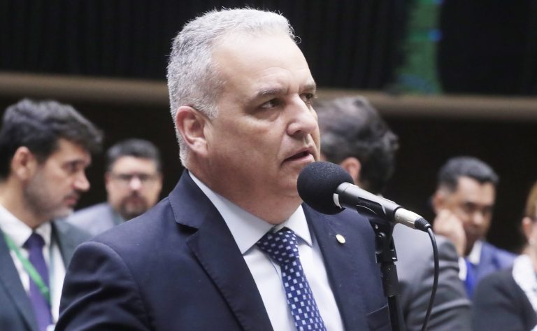Deputado Alfredo Gaspar (União-AL) fala no Plenário da Câmara dos Deputados