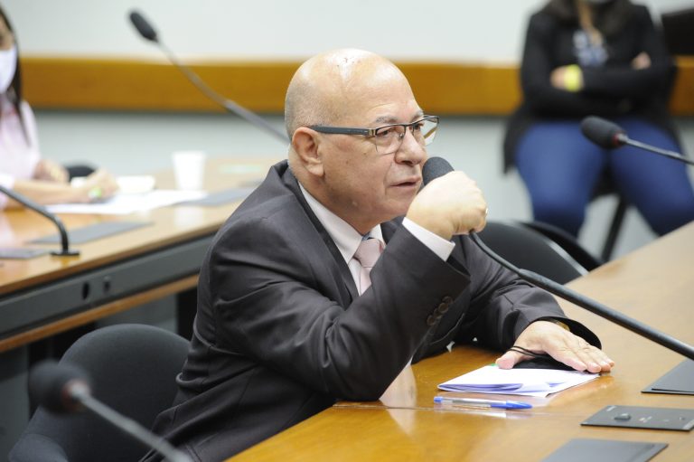 Esclarecimentos sobre os cortes no orçamento do Ministério da Educação. Dep. Professor AlcidesPP - GO