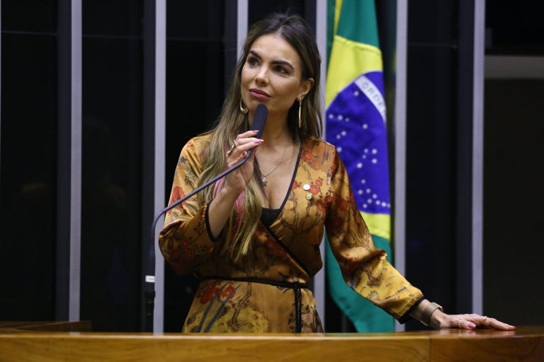 Lei teve origem em projeto da ex-deputada Paula Belmonte