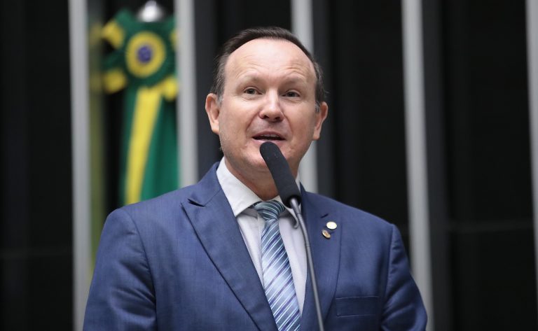Deputado Márcio Honaiser (PDT-MA) fala no Plenário da Câmara dos Deputados