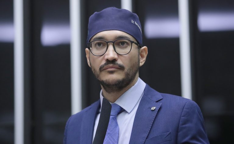 Discussão e votação de propostas. Dep. Dr. Fernando Máximo(UNIÃO - RO)