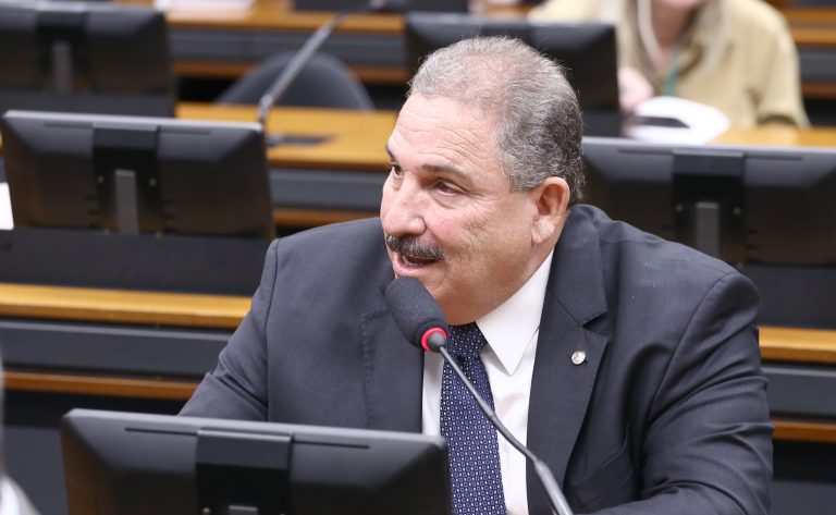 Deputado Eriberto Medeiros (PSB-PE) fala em comissão da Câmara dos Deputados