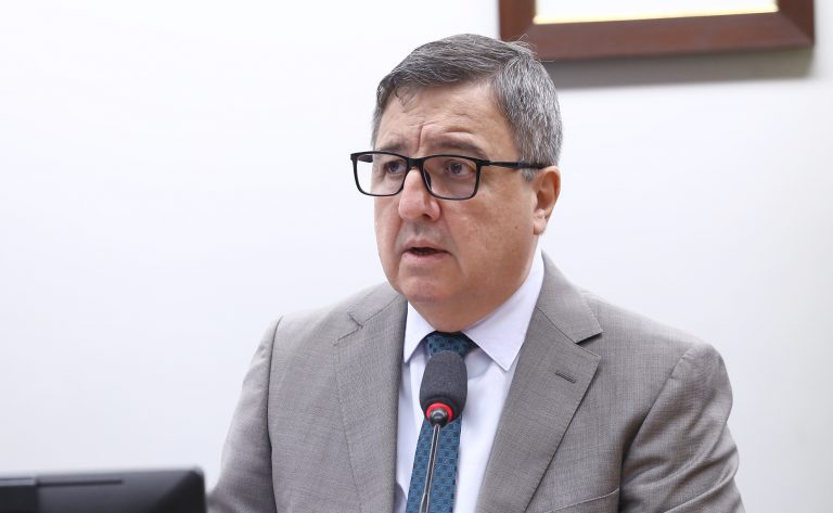Deputado Danilo Forte (União-CE) fala em comissão da Câmara dos Deputados