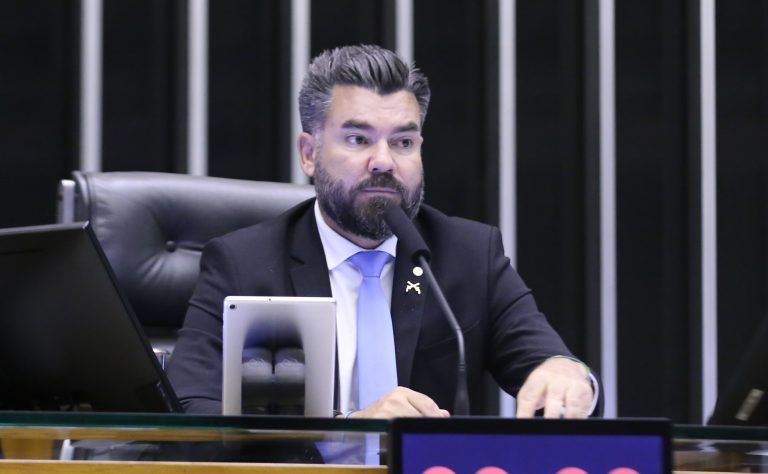 Deputado Delegado Caveira (PL-PA) no Plenário da Câmara dos Deputados