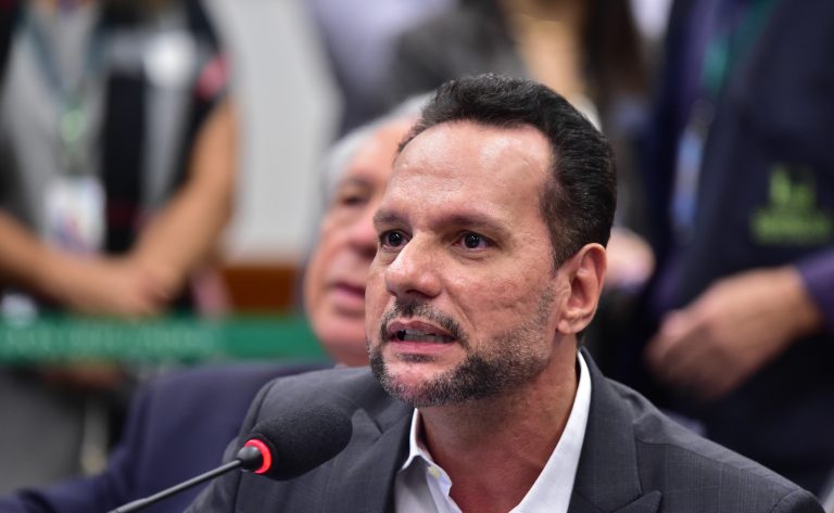 Apreciação de parecer a proposta de suspensão de mandato. Dep. Josenildo (PDT-AP)