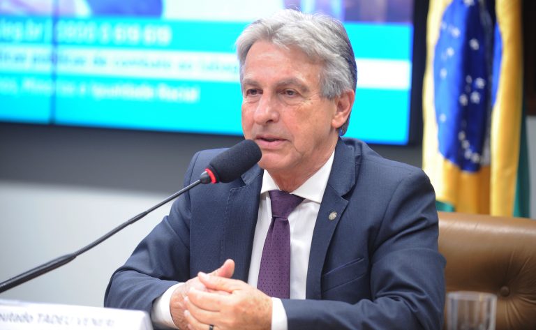Audiência Pública - Imposto seletivo e políticas públicas de combate ao tabagismo. Dep. Tadeu Veneri (PT - PR)