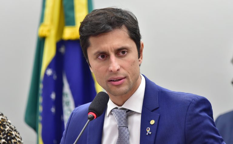 Deputado Duarte Jr. (PSB-MA) fala em comissão da Câmara dos Deputados