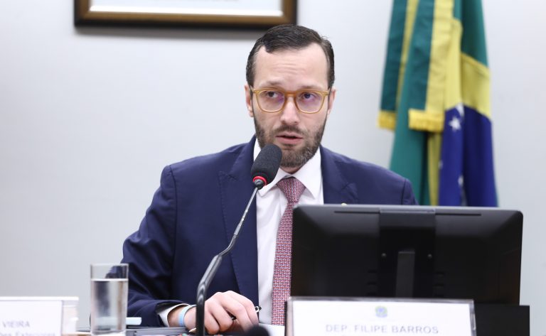 Concessão de asilo diplomático à ex-primera dama do Peru. Dep. Filipe Barros (PL - PR)