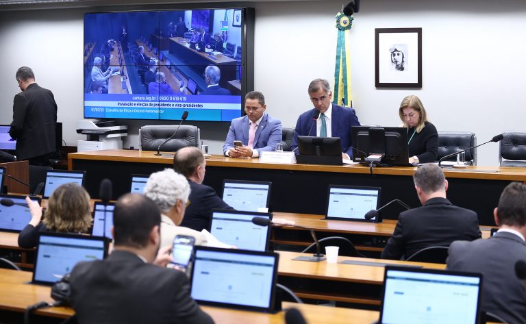 Instalação do Conselho de Ética e eleição de seu presidente e vice-presidentes.
