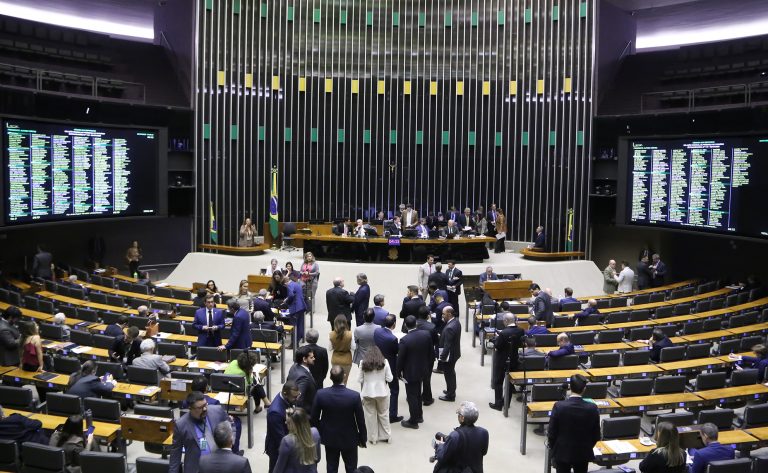 Proposições Remanescentes da Sessão Anterior.