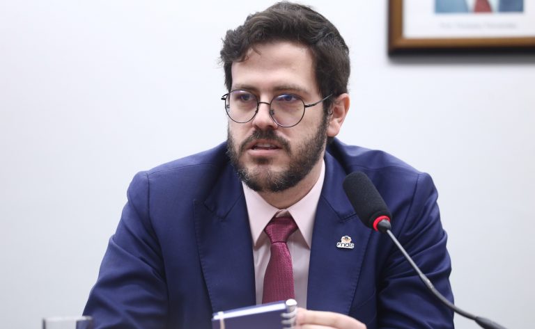 Audiência Pública - Impactos das altas coparticipações e da crise no financiamento estudantil. Diretor de Gestão de Fundos e Benefícios - Fundo Nacional de Desenvolvimento da Educação (FNDE), André Gustavo Santos Lima Carvalho.