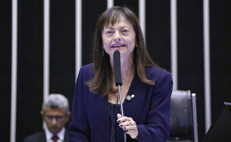 Solene em Homenagem aos 202 anos da Independência da Bahia. Dep. Alice Portugal (PCdoB - BA)