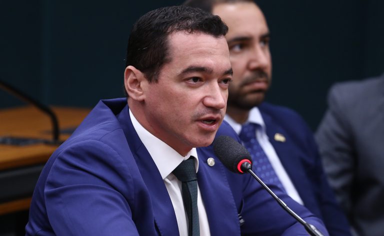 Audiência Pública - Facilitação da contratação temporária de trabalhadores rurais. Dep. Alexandre Guimarães (MDB - TO)