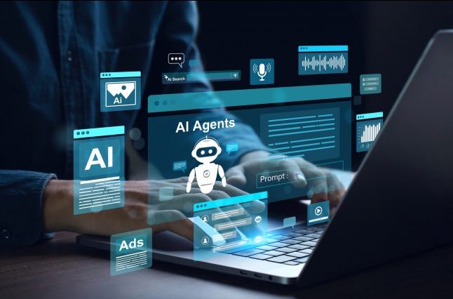 Homem usando um laptop com software futurista