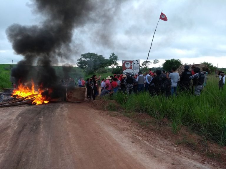 Agropecuária - reforma agrária - conflitos agrários ocupações sem-terra MST