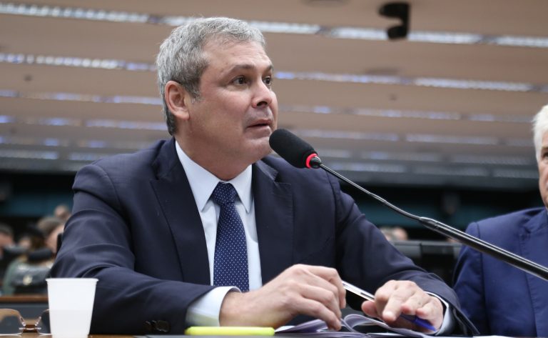 Discussão e votação do parecer do relator, dep. Arthur Lira. Dep. Lindbergh Farias (PT - RJ)