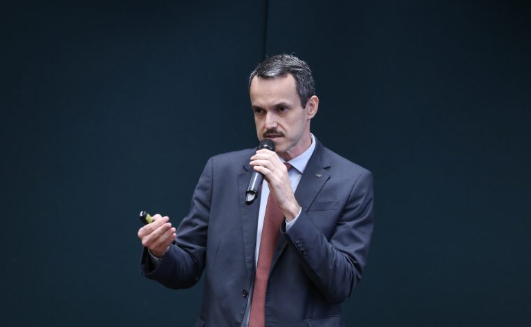 Audiência Pública - Eficácia do conceito Custo Aluno-Qualidade (CAQ) na educação básica. Representante da Frente Nacional dos Prefeitos e Prefeitas, Kleber Castro.