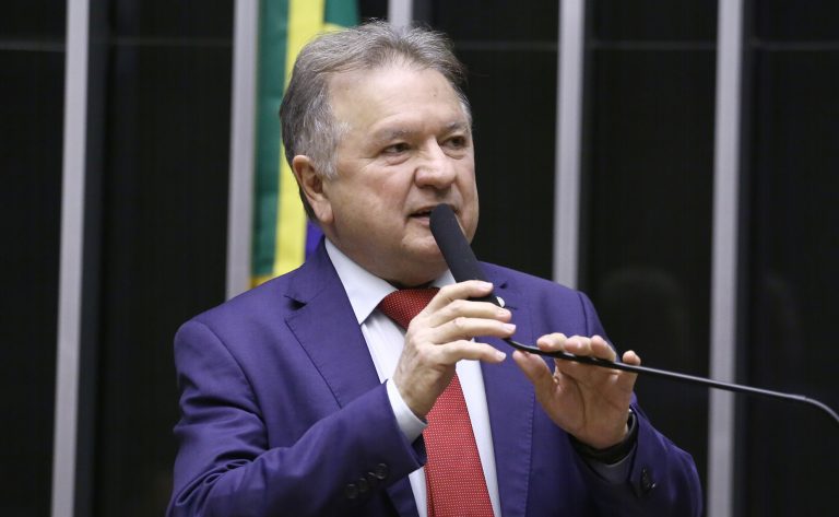 Discussão e Votação de Propostas Legislativas. Dep. Merlong Solano (PT - PI)