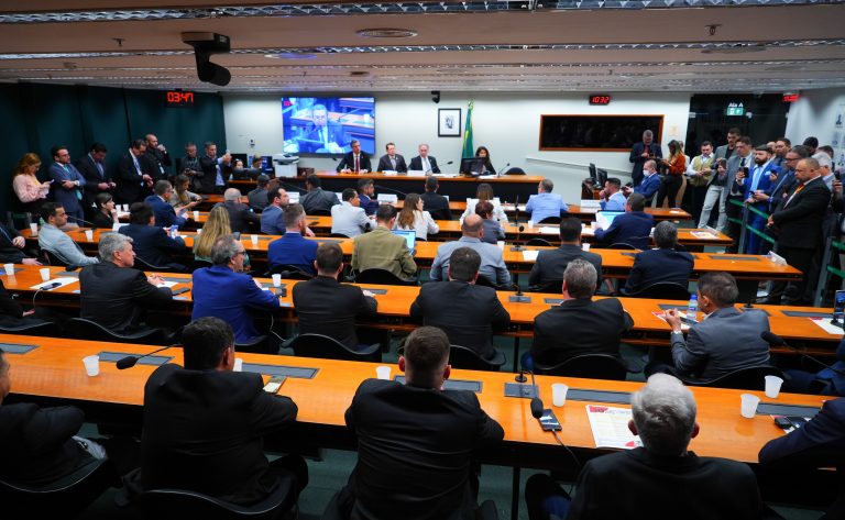 Audiência Pública - Fim da obrigatoriedade de cursar autoescola para tirar CNH.