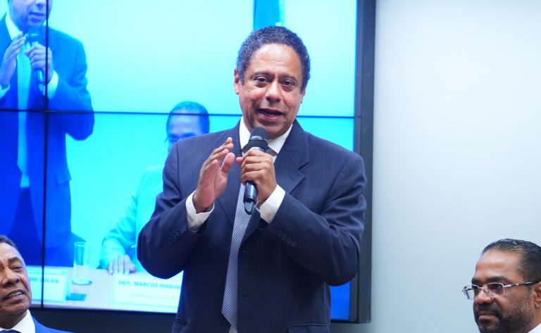 nstalação da comissão e eleição do presidente e vice-presidentes. Dep. Orlando Silva (PCdoB - SP)