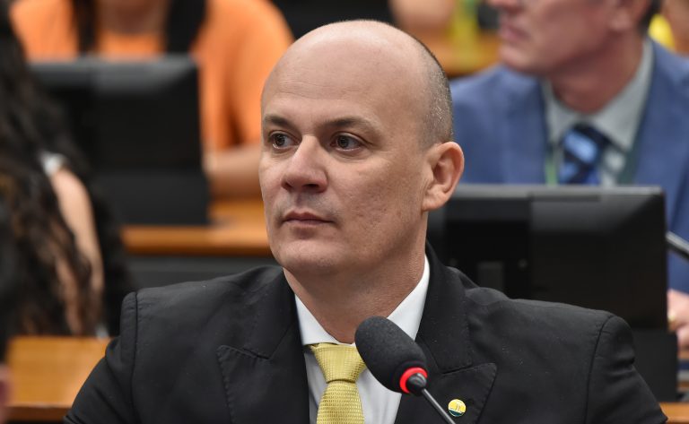 Discussão e votação de propostas legislativas. Dep. Cabo Gilberto Silva (PL - PB)
