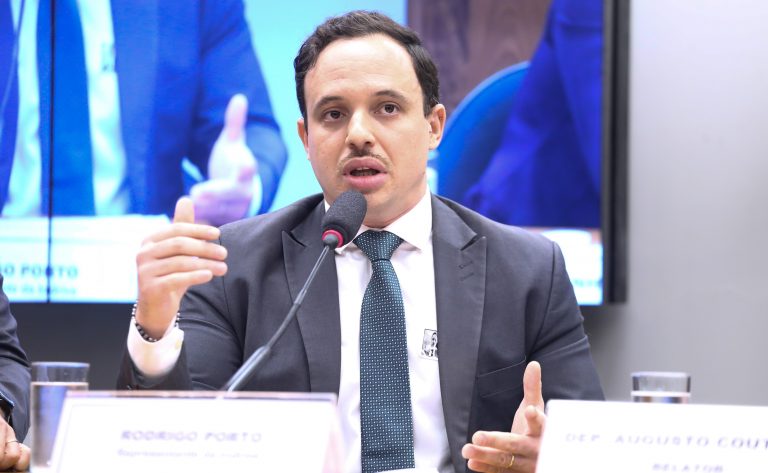Audiência Pública - Empresas operadoras de plataformas digitais de serviços de transporte de passageiros e de coleta e entrega de bens. Representante da Indrive - Indrive, Rodrigo Porto.