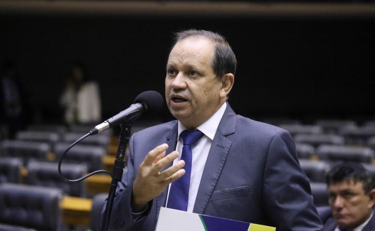 Discussão e votação de propostas legislativas. Dep. Eli Borges (PL-TO)