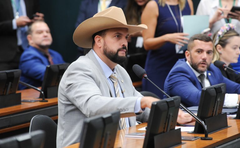 Discussão e votação de propostas legislativas. Dep. Zé Trovão (PL-SC)