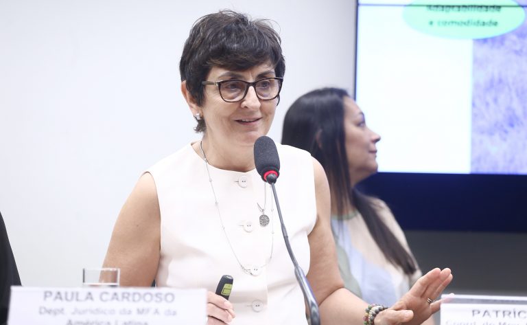 Audiência Pública - Exportação de Animais vivos por via marítima: Impactos e Riscos. Médica Veterinária do Fórum de Proteção Animal, Vânia Plaza Nunes.